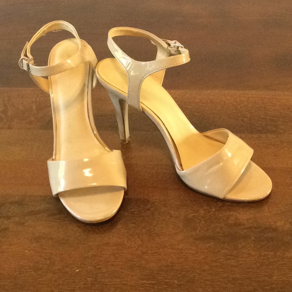 Nude Apt 9 High Heel Shoes